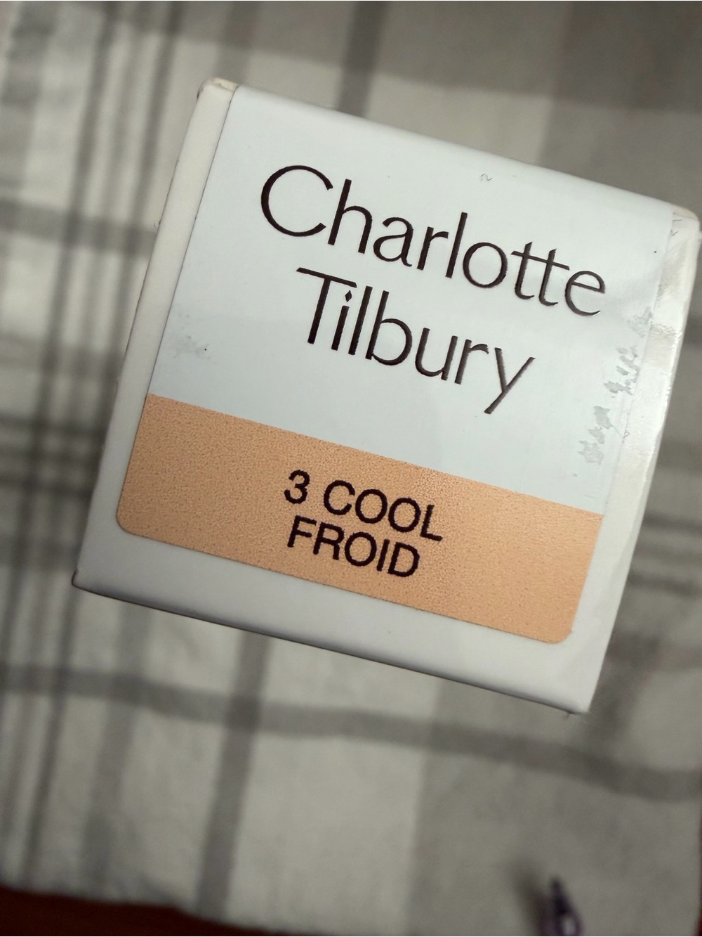3 cool froid Charlotte Tilbury Beautiful Skin Foundation - Picture 2 of 2